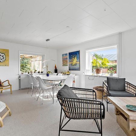 Bed and Breakfast Logi I Hus Med Kunst Og Have Vestervig Exterior foto