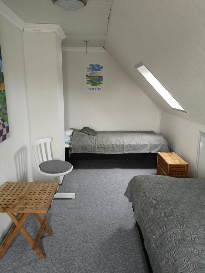Bed and Breakfast Logi I Hus Med Kunst Og Have Vestervig Exterior foto